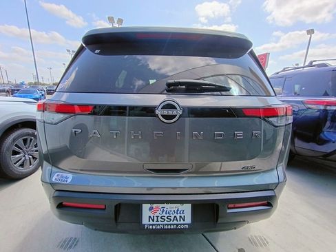 New 2026 Nissan Pathfinder SV image 5
