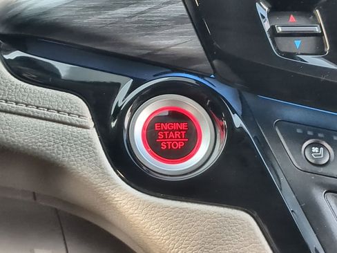 Used 2025 Honda Odyssey Elite image 17