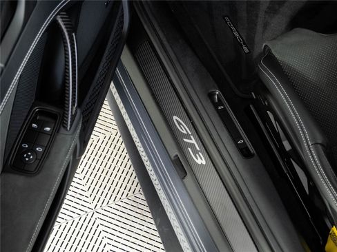 Certified 2026 Porsche 911 GT3 w/ Weissach Package RWD image 8