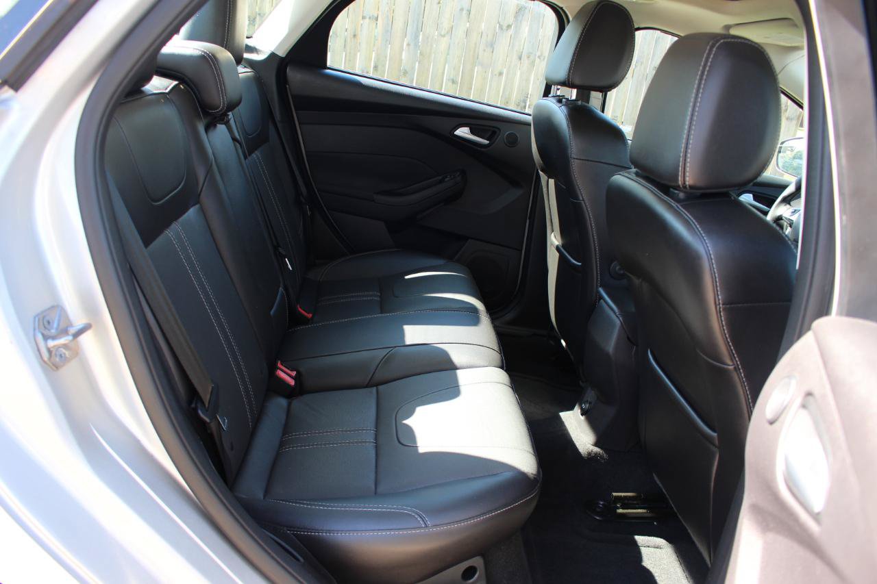 Used 2014 Ford Focus Titanium FWD image 38