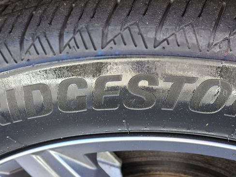 Used 2024 Volkswagen Jetta SE image 11