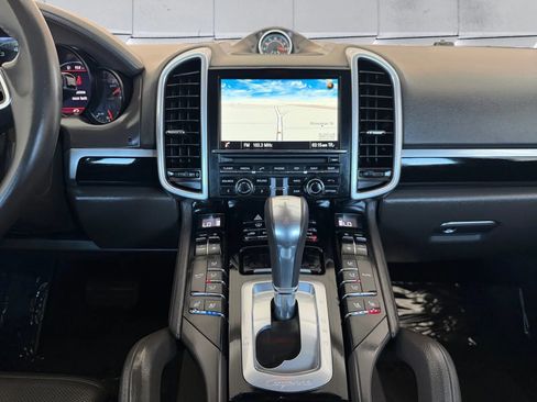 Used 2016 Porsche Cayenne AWD/4WD image 13