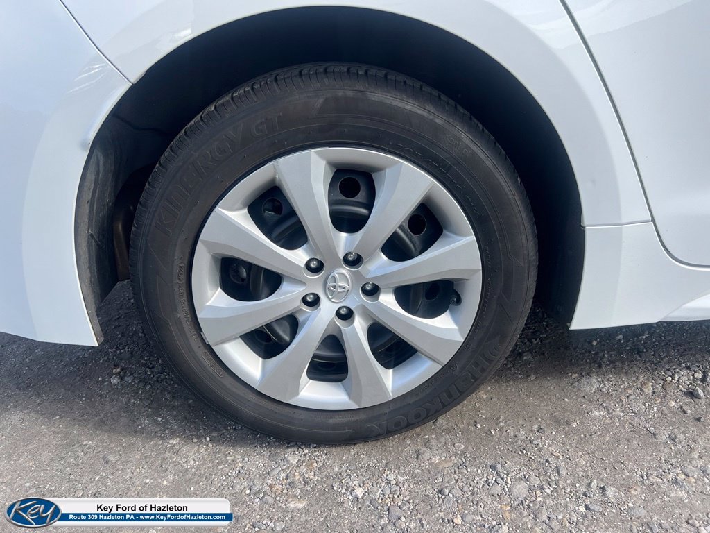 Used 2025 Toyota Corolla LE FWD image 11