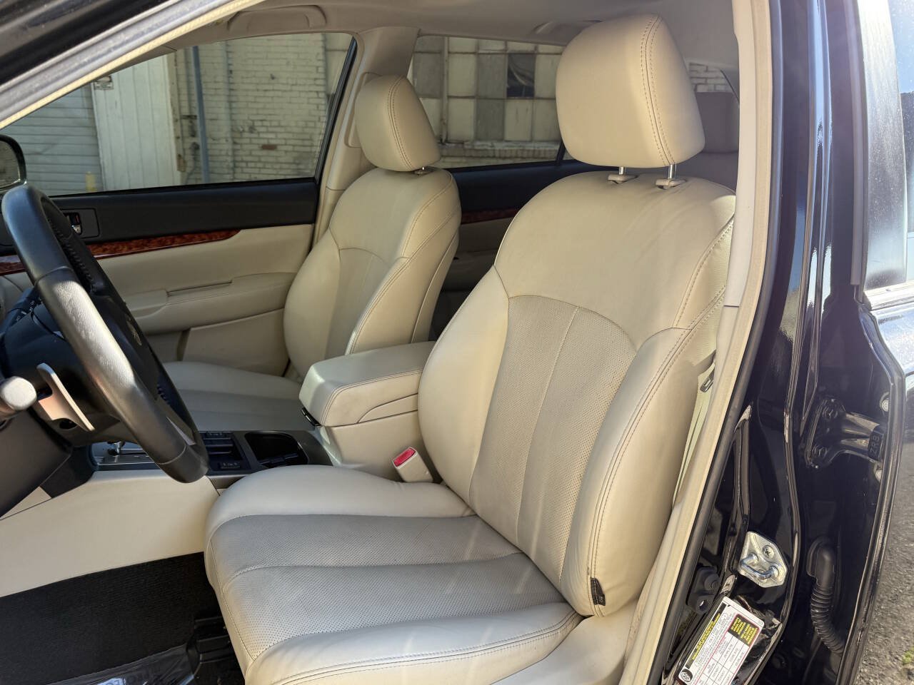 Used 2011 Subaru Outback 2.5i Limited AWD/4WD image 30