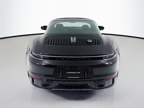 Certified 2023 Porsche 911 50th Anniversary Edition image 31
