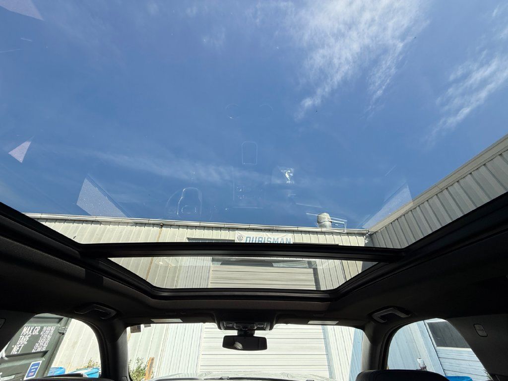 Used 2022 GMC Yukon XL Denali AWD/4WD image 24