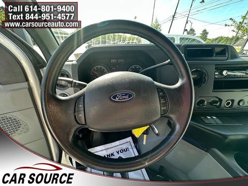 Used 2010 Ford E-350 and Econoline 350 Super Duty RWD image 2