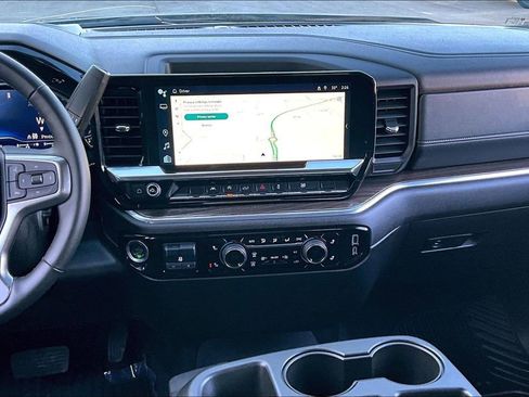 Used 2025 Chevrolet Silverado 1500 LT image 6