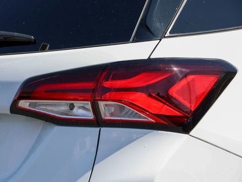 Used 2022 Chevrolet Equinox Premier image 24