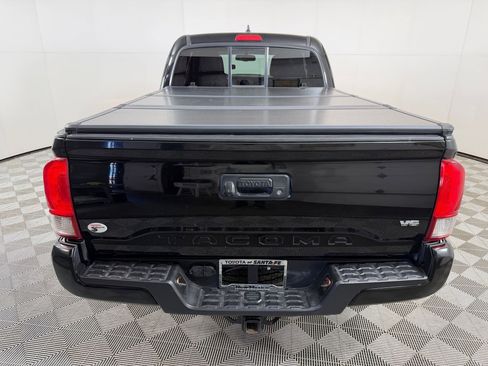 Used 2017 Toyota Tacoma TRD Sport w/ Tow Package (A/T) AWD/4WD image 10