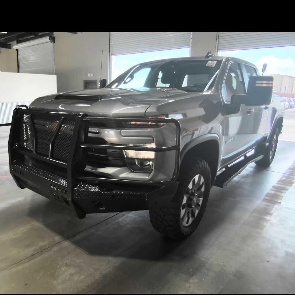 Used 2024 Chevrolet Silverado 2500 Custom w/ Custom Convenience Package AWD/4WD image 4