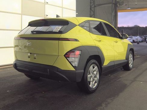 Used 2024 Hyundai Kona SE image 2