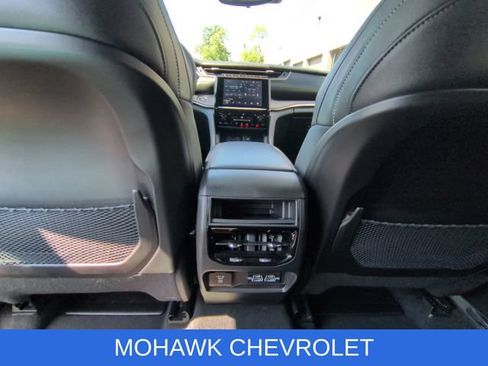 Used 2023 Jeep Grand Cherokee Altitude AWD/4WD image 21