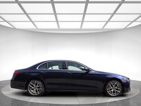 Used 2023 Mercedes-Benz E 350 4MATIC Sedan image 5