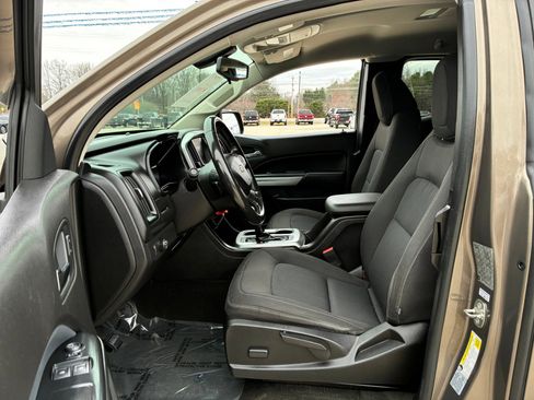 Used 2016 Chevrolet Colorado LT w/ LT Convenience Package image 11