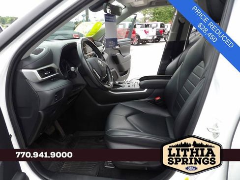 Used 2021 Toyota Highlander XLE AWD/4WD image 27