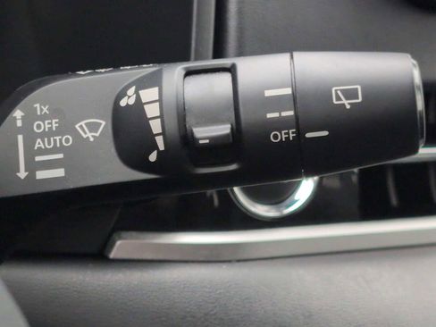 Used 2024 Mitsubishi Outlander SE image 25