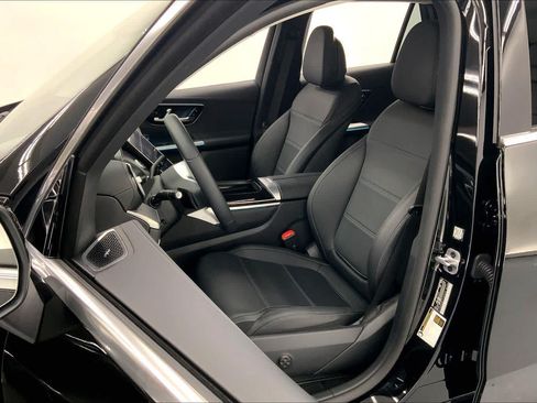 Certified 2023 Mercedes-Benz GLC 300 image 22