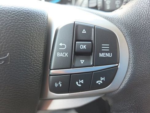 Used 2024 Ford Explorer XLT RWD image 37