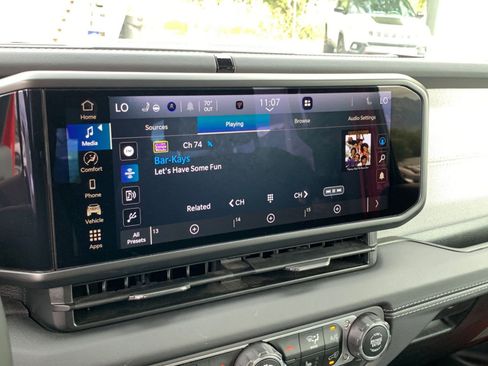 Used 2025 Jeep Wrangler Sahara image 21