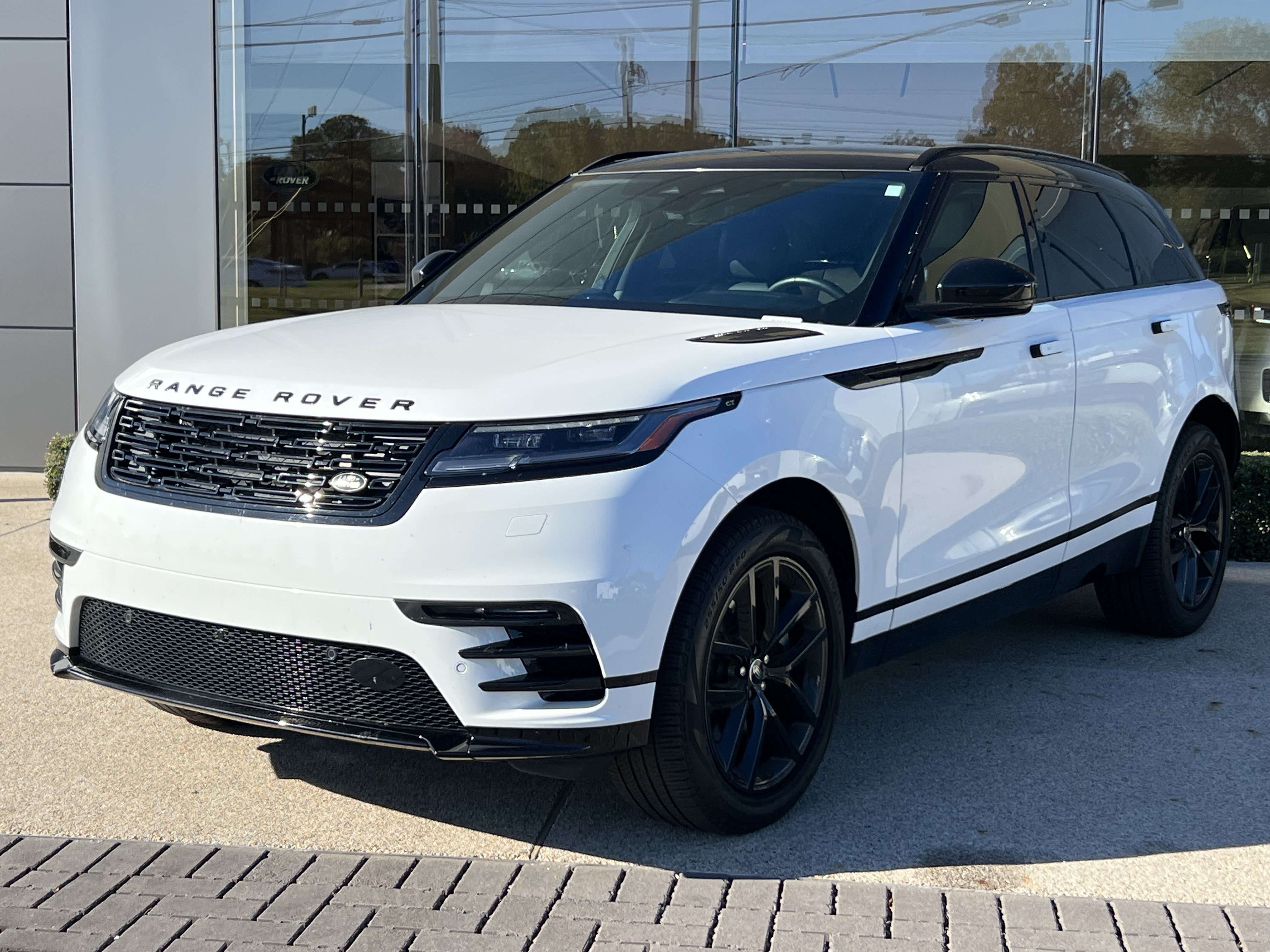 Certified 2024 Land Rover Range Rover Velar Dynamic SE AWD/4WD image 1