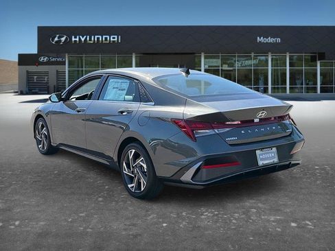 New 2026 Hyundai Elantra Limited FWD image 4