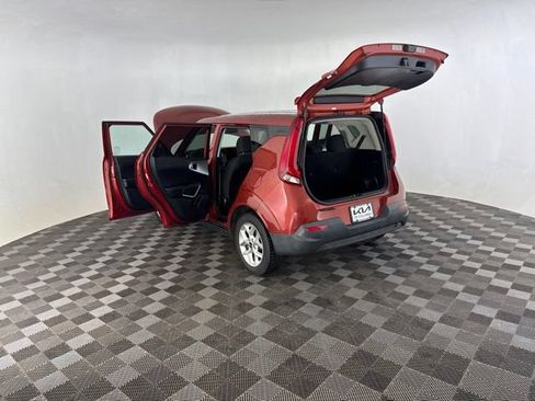 Used 2022 Kia Soul LX w/ Technology Package FWD image 18