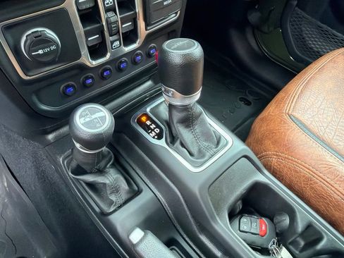 Used 2023 Jeep Gladiator Sport AWD/4WD image 32