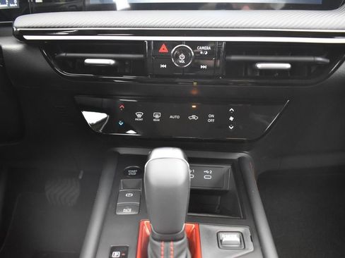 New 2025 Nissan Kicks SR AWD/4WD image 11