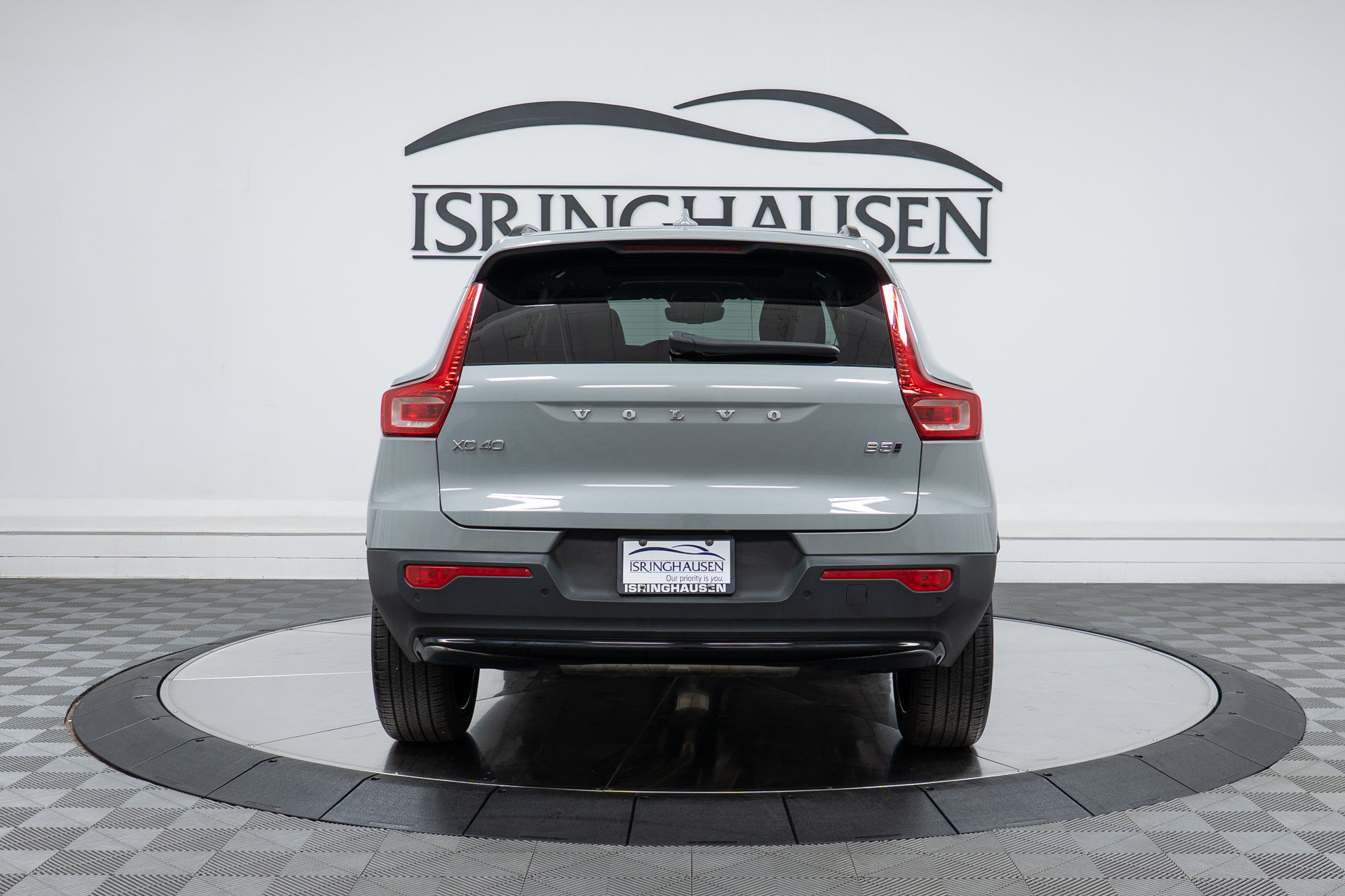 Certified 2025 Volvo XC40 B5 Plus AWD/4WD image 6