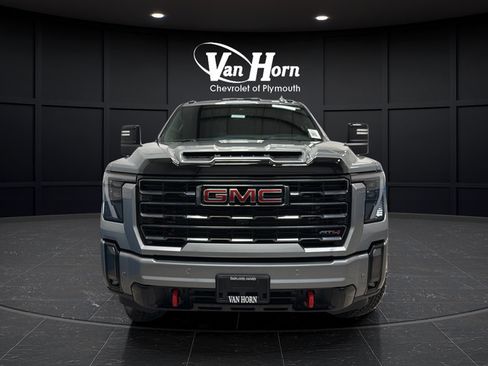 Used 2024 GMC Sierra 2500 AT4 w/ AT4 Premium Plus Package AWD/4WD image 2