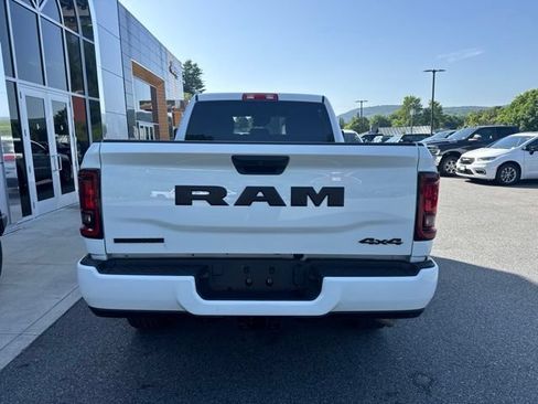 Certified 2025 RAM 2500 Big Horn AWD/4WD image 6