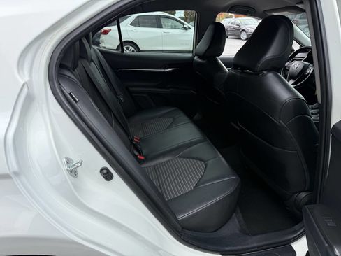 Used 2021 Toyota Camry SE image 19