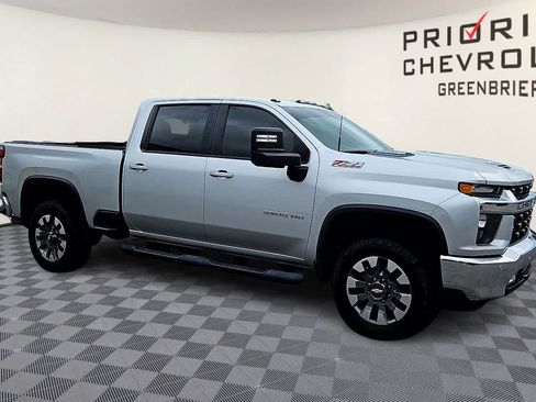 Used 2023 Chevrolet Silverado 3500 LT w/ All Star Edition AWD/4WD image 2