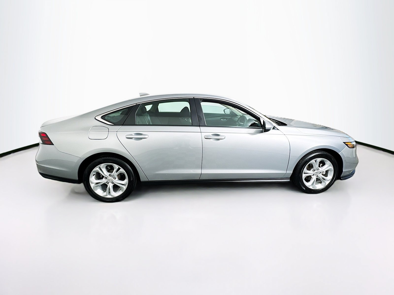 Used 2025 Honda Accord LX image 9