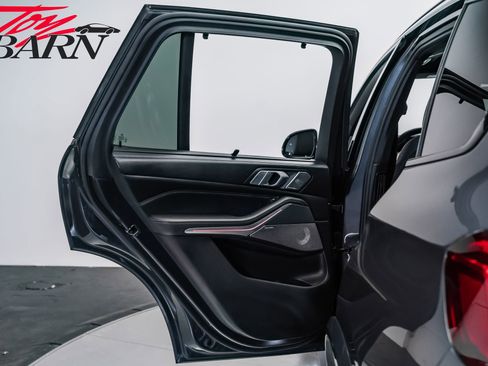 Used 2019 BMW X5 xDrive50i w/ M Sport Package image 47