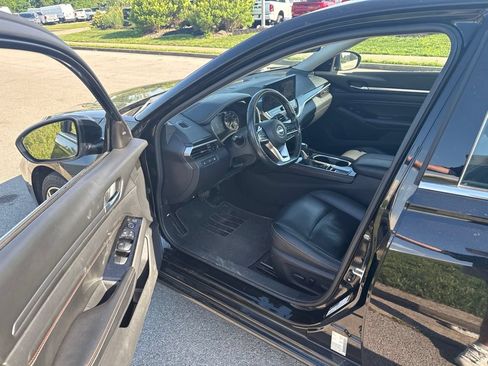 Used 2023 Nissan Altima 2.5 SR w/ SR Premium Package AWD/4WD image 5
