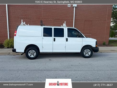 Used 2015 GMC Savana 2500 RWD image 17