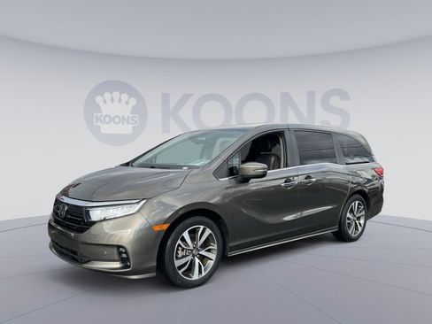 Used 2023 Honda Odyssey Touring image 1