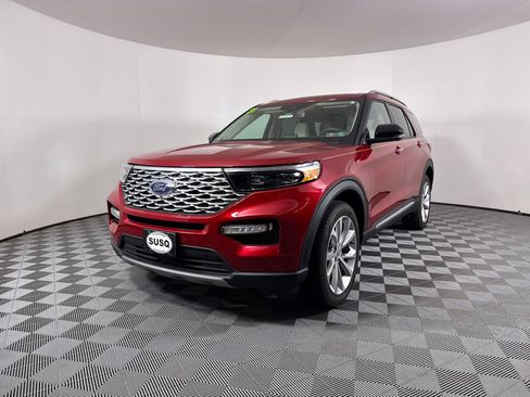 Used 2023 Ford Explorer Platinum w/ Technology Package image 17