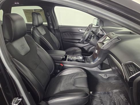 Used 2020 Ford Edge ST w/ Equipment Group 401A AWD/4WD image 32
