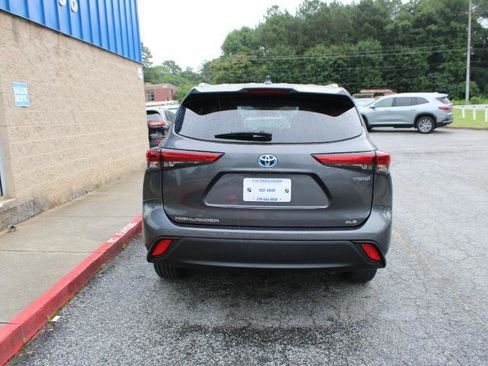 Used 2023 Toyota Highlander XLE FWD image 5