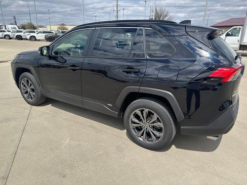Used 2025 Toyota RAV4 XLE Premium AWD/4WD image 5