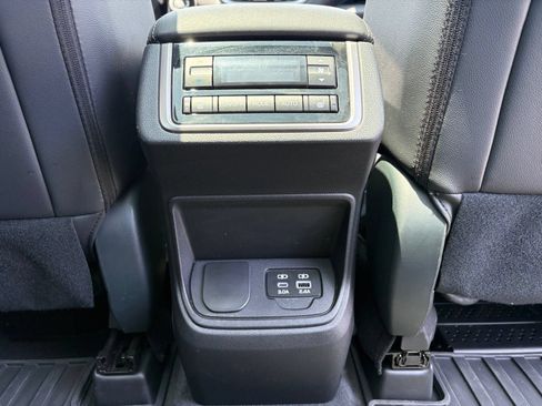 Certified 2025 Subaru Ascent Limited w/ Popular Package #1 AWD/4WD image 31