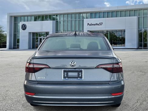 Certified 2021 Volkswagen Jetta SE image 5