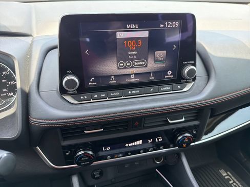 Used 2025 Nissan Rogue SV w/ Rock Creek Premium Package AWD/4WD image 21