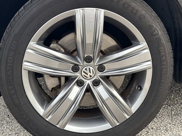 Used 2020 Volkswagen Tiguan SEL FWD image 10