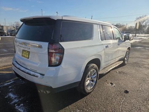 Used 2023 Chevrolet Suburban Premier AWD/4WD image 3