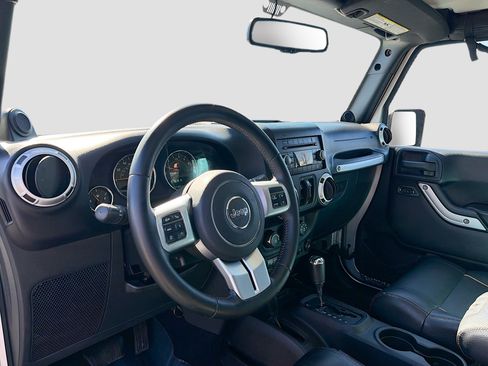 Used 2011 Jeep Wrangler 70th Anniversary w/ Connectivity Group image 4