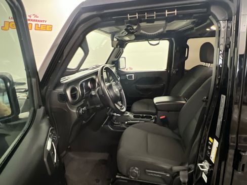 Used 2021 Jeep Wrangler Unlimited Sport image 13